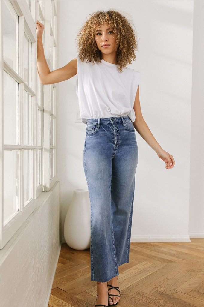 Tracey Medium Wash Clean Stretch Straight