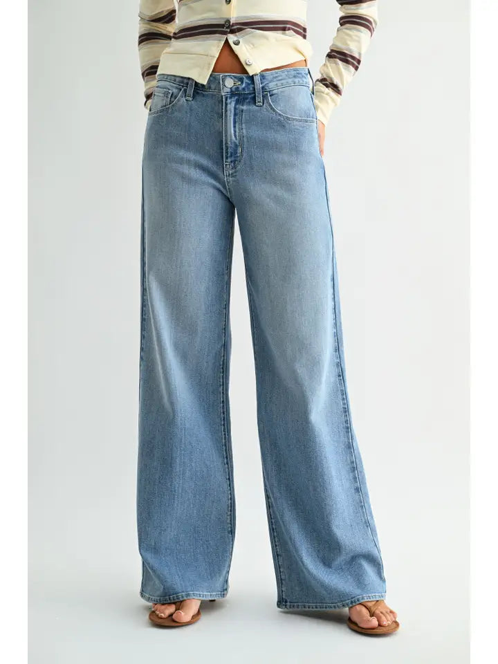 Lightweight Stretchy Wide Leg