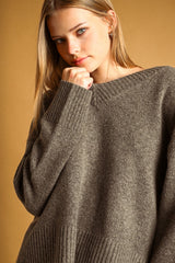 MM708M23 V-Neck Sweater