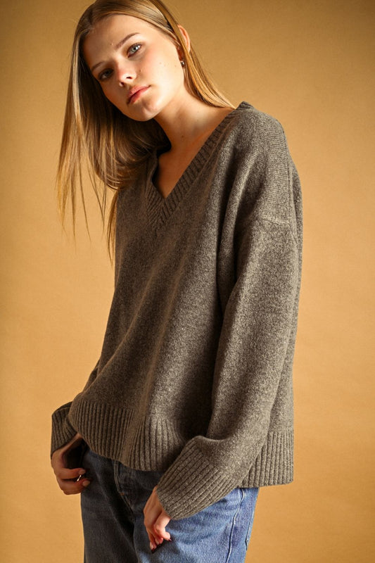 MM708M23 V-Neck Sweater