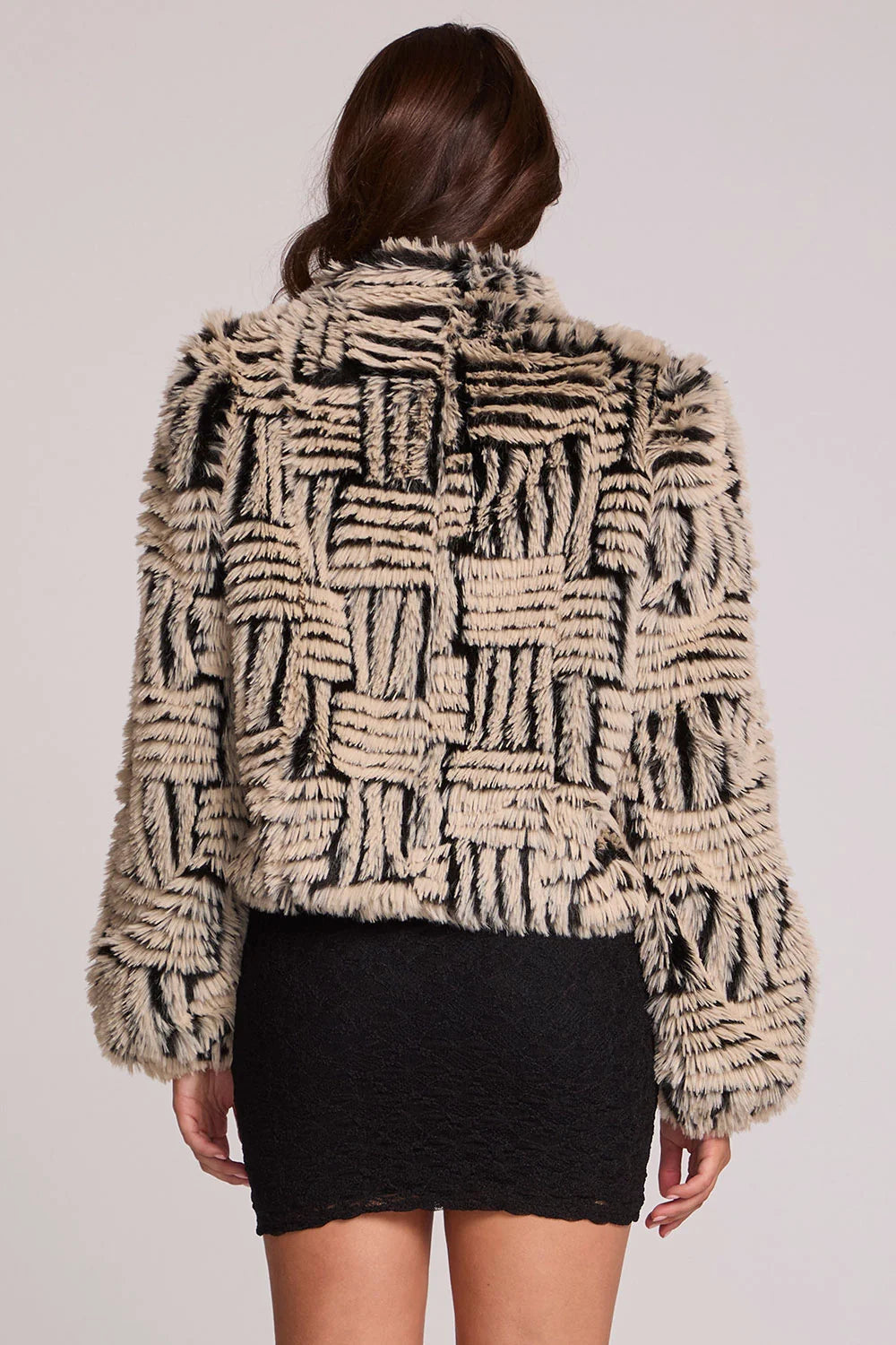CW8476-GWLF Faux Fur