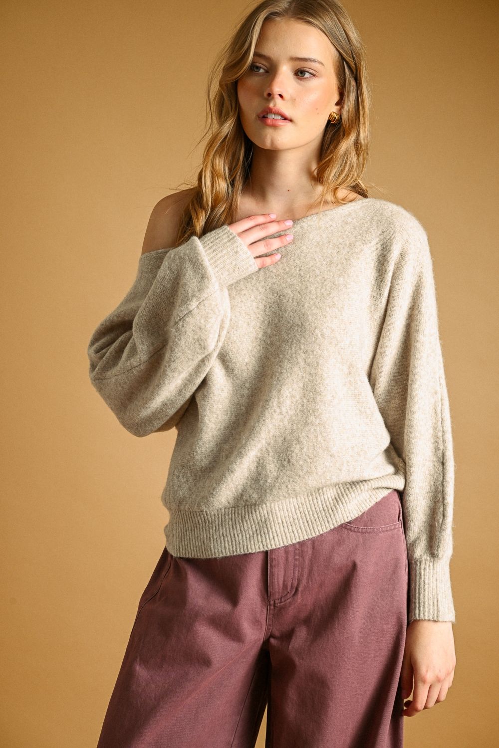 MM716T23 Boat Neck Sweater